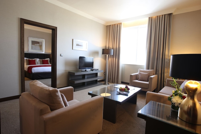 Imagen de la habitación del Hotel Ramada By Wyndham Abu Dhabi Downtown. Foto 6