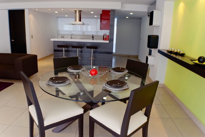 Imagen de la habitación del Hotel Ramada By Wyndham Acapulco and Suites. Foto 12