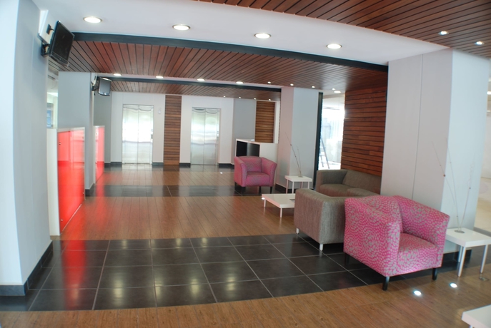 Imagen de los interiores del Hotel Ramada By Wyndham Acapulco and Suites. Foto 17