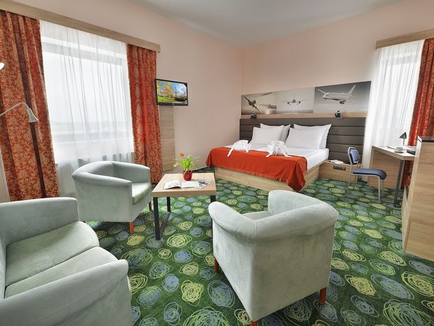 Imagen de la habitación del Hotel Ramada By Wyndham Airport Prague. Foto 9