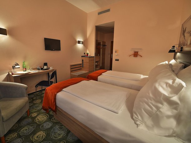 Imagen de la habitación del Hotel Ramada By Wyndham Airport Prague. Foto 11