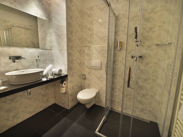 Imagen de la habitación del Hotel Ramada By Wyndham Airport Prague. Foto 12