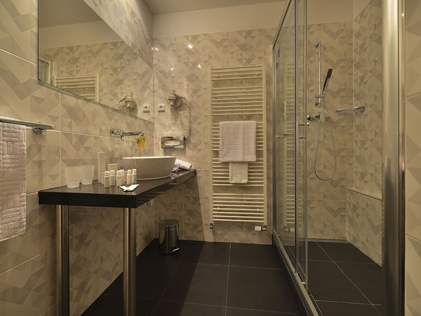 Imagen de la habitación del Hotel Ramada By Wyndham Airport Prague. Foto 17