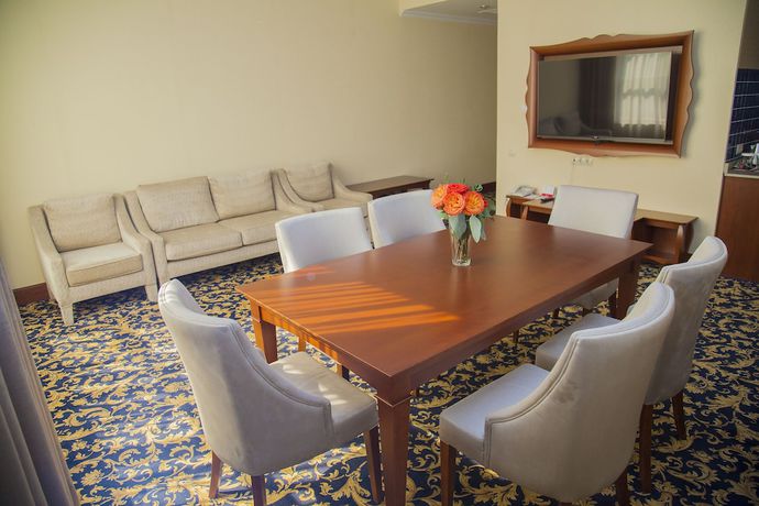 Imagen de la habitación del Hotel Ramada By Wyndham Almaty. Foto 5