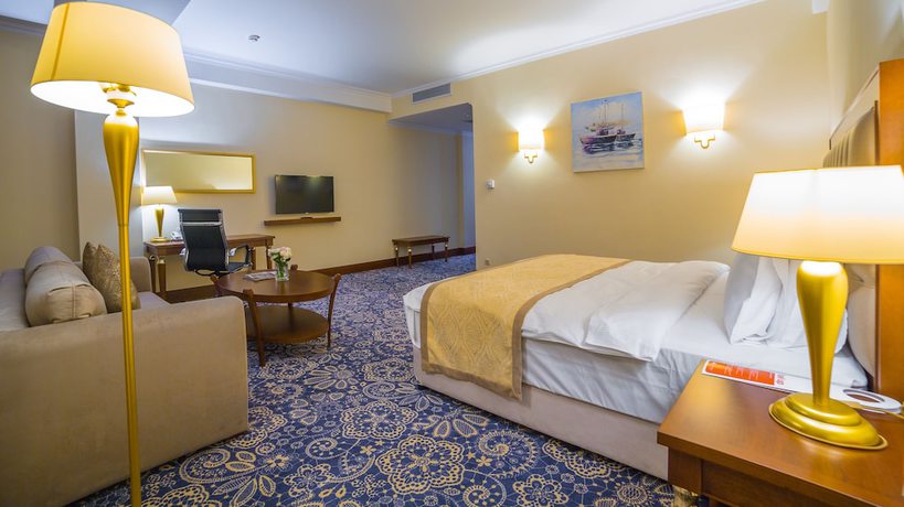 Imagen de la habitación del Hotel Ramada By Wyndham Almaty. Foto 14