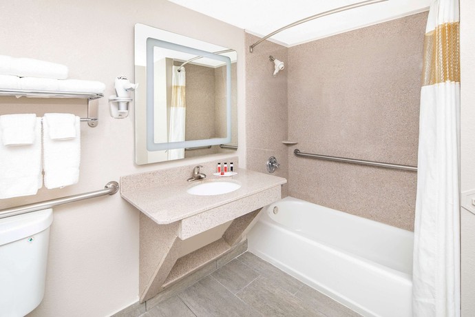 Imagen de la habitación del Hotel Ramada By Wyndham Alpharetta/atlanta North. Foto 6