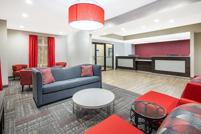 Imagen de los interiores del Hotel Ramada By Wyndham Alpharetta/atlanta North. Foto 14