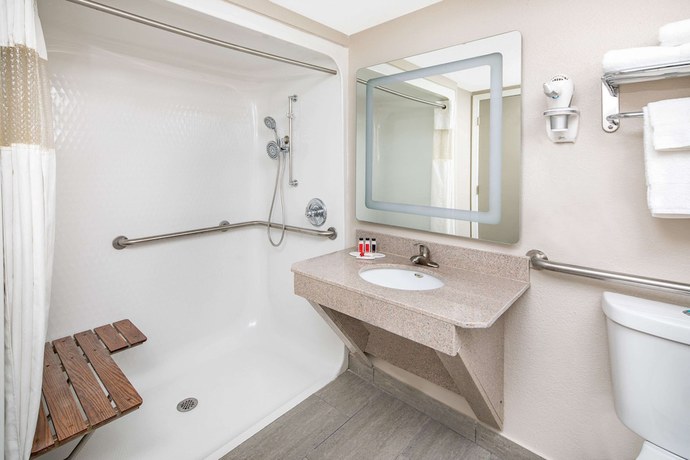 Imagen de la habitación del Hotel Ramada By Wyndham Alpharetta/atlanta North. Foto 12