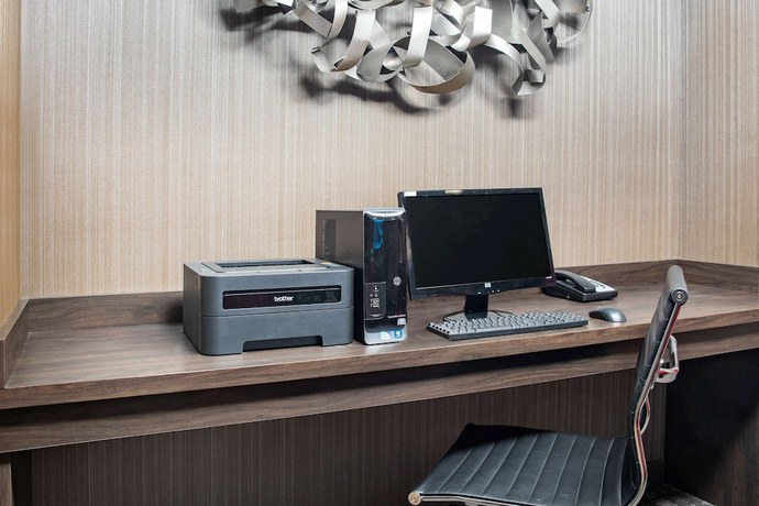 Imagen de los interiores del Hotel Ramada By Wyndham Alpharetta/atlanta North. Foto 15
