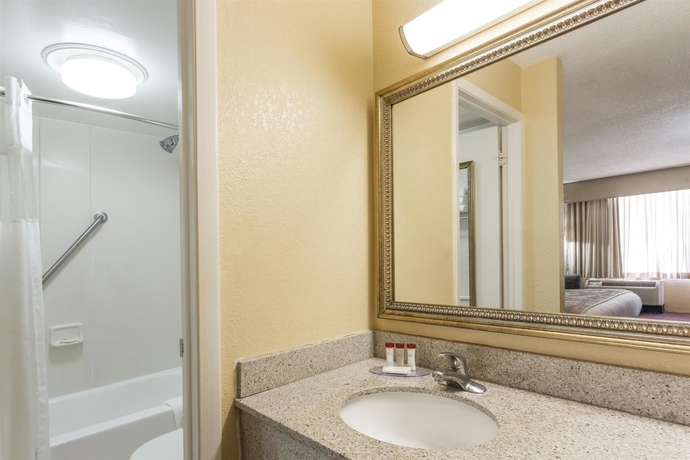 Imagen de la habitación del Hotel Ramada By Wyndham Altamonte Springs Near I-4. Foto 7