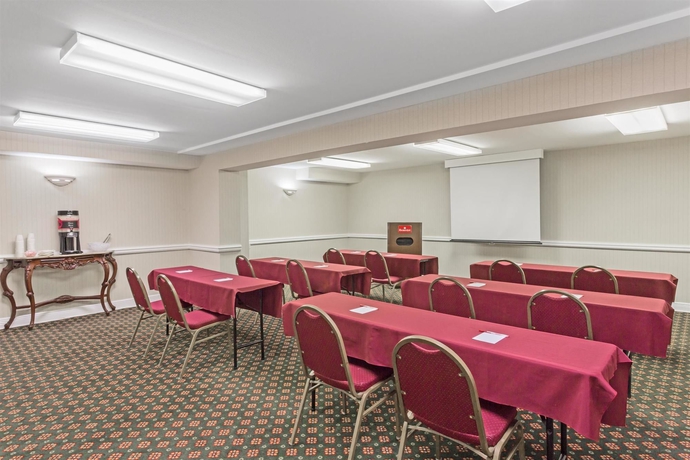 Imagen de los interiores del Hotel Ramada By Wyndham Altamonte Springs Near I-4. Foto 12