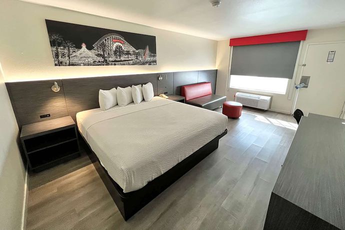 Imagen de la habitación del Hotel Ramada By Wyndham Anaheim Convention Center. Foto 4