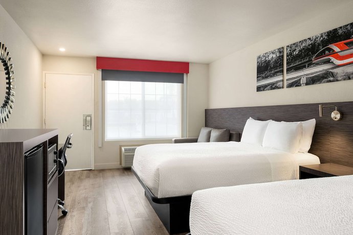 Imagen de la habitación del Hotel Ramada By Wyndham Anaheim Convention Center. Foto 6