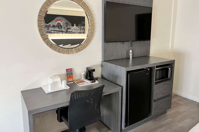 Imagen de la habitación del Hotel Ramada By Wyndham Anaheim Convention Center. Foto 11