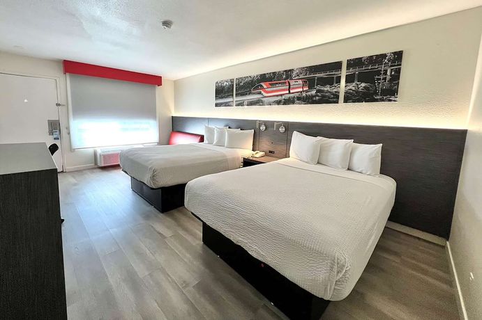 Imagen de la habitación del Hotel Ramada By Wyndham Anaheim Convention Center. Foto 12