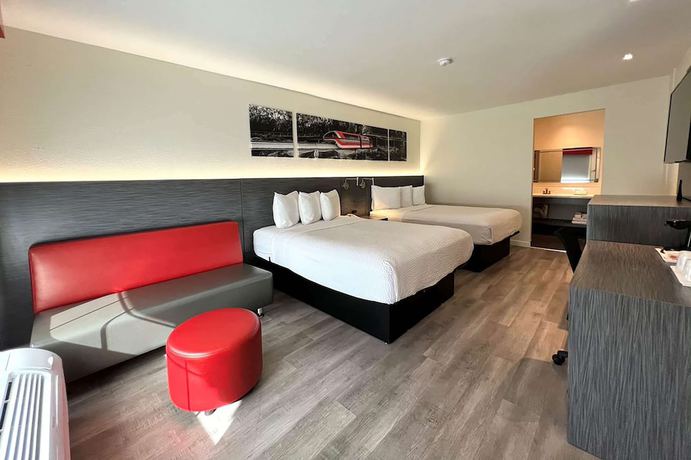 Imagen de la habitación del Hotel Ramada By Wyndham Anaheim Convention Center. Foto 14