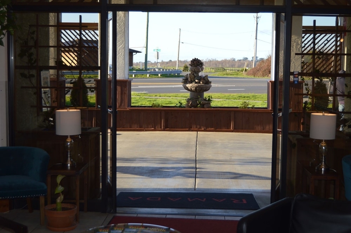 Imagen de los interiores del Hotel Ramada By Wyndham Arcata. Foto 13