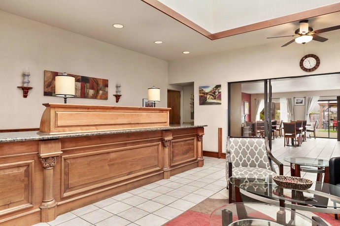 Imagen de los interiores del Hotel Ramada By Wyndham Arcata. Foto 18