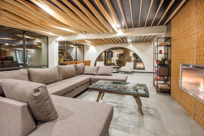 Imagen de los interiores del Hotel Ramada By Wyndham Austin South. Foto 14