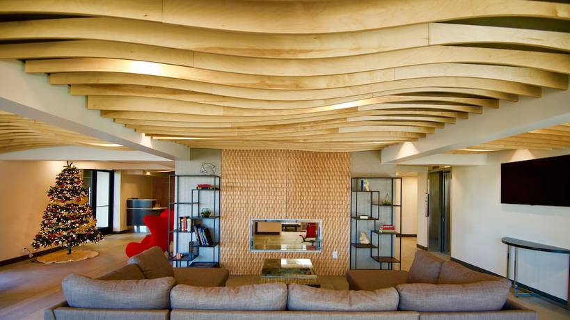 Imagen de los interiores del Hotel Ramada By Wyndham Austin South. Foto 17