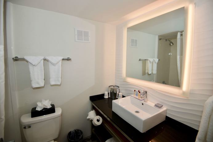 Imagen de la habitación del Hotel Ramada By Wyndham Austin South. Foto 10