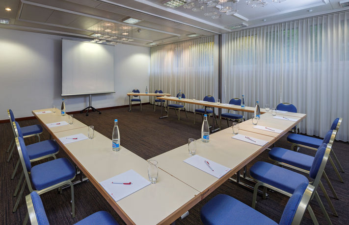 Imagen de los interiores del Hotel Ramada By Wyndham Baden Du Parc. Foto 21