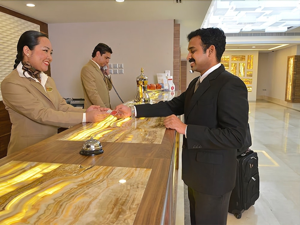 Imagen de los interiores del Hotel Ramada By Wyndham Bahrain. Foto 16