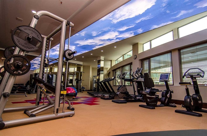 Imagen de los interiores del Hotel Ramada By Wyndham Baku. Foto 12