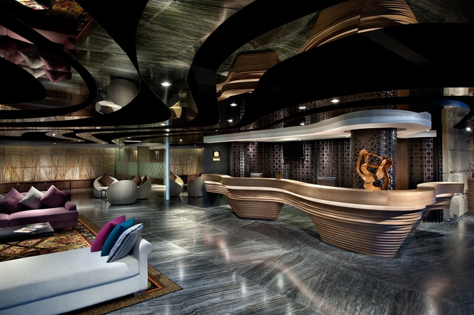 Imagen de los interiores del Hotel Ramada By Wyndham Bali Sunset Road Kuta. Foto 5