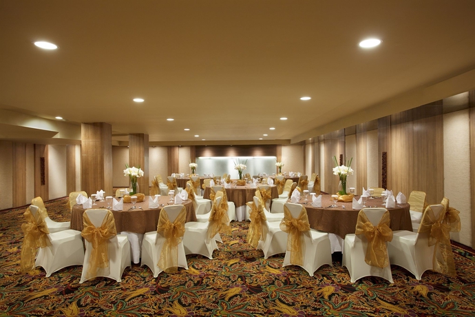 Imagen de los interiores del Hotel Ramada By Wyndham Bali Sunset Road Kuta. Foto 7