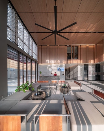 Imagen de los interiores del Hotel Ramada By Wyndham Bangkok Sukhumvit 87. Foto 19