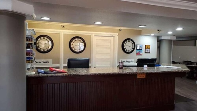 Imagen de los interiores del Hotel Ramada By Wyndham Barstow. Foto 19