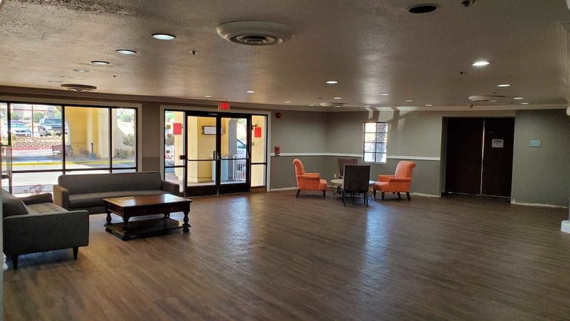 Imagen de los interiores del Hotel Ramada By Wyndham Barstow. Foto 20