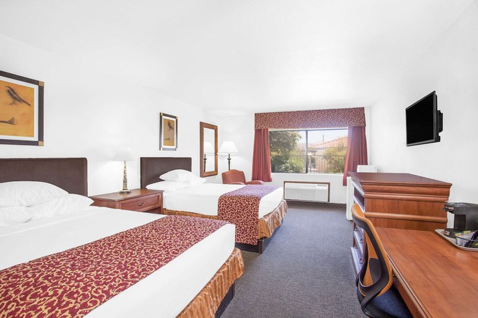 Imagen de la habitación del Hotel Ramada By Wyndham Barstow. Foto 8