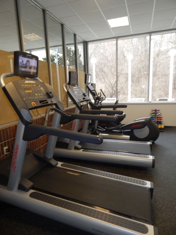 Imagen de los interiores del Hotel Ramada By Wyndham Beaver Falls. Foto 12