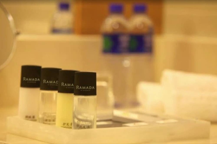 Imagen de la habitación del Hotel Ramada By Wyndham Beijing Airport. Foto 11