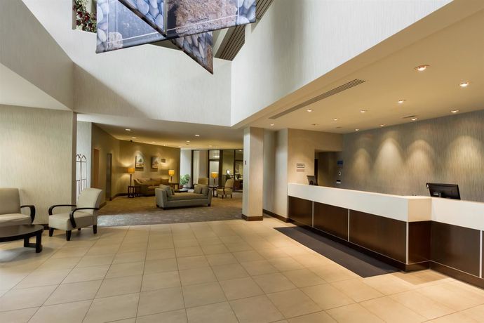 Imagen general del Hotel Ramada By Wyndham Belleville Harbourview Conference Centre. Foto 1