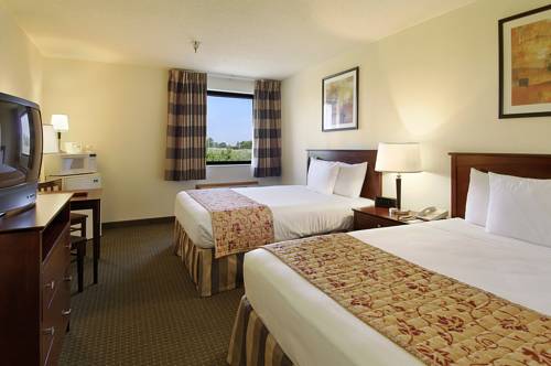 Imagen de la habitación del Hotel Ramada By Wyndham Bettendorf. Foto 15