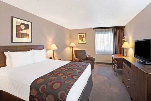 Imagen de la habitación del Hotel Ramada By Wyndham Bismarck. Foto 4