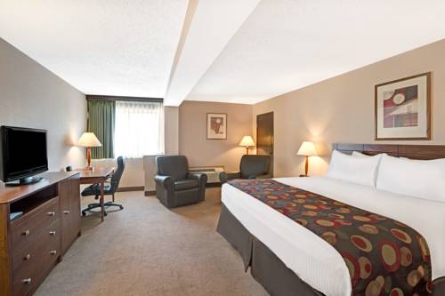 Imagen de la habitación del Hotel Ramada By Wyndham Bismarck. Foto 5