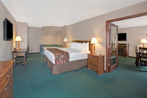 Imagen de la habitación del Hotel Ramada By Wyndham Bismarck. Foto 7