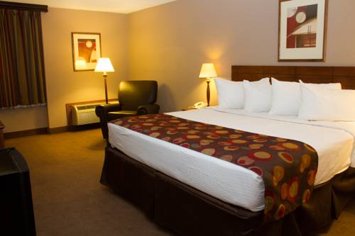 Imagen de la habitación del Hotel Ramada By Wyndham Bismarck. Foto 11
