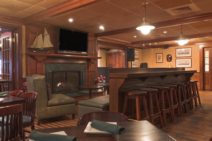 Imagen del bar/restaurante del Hotel Ramada By Wyndham Boston. Foto 2