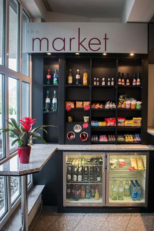 Imagen de los interiores del Hotel Ramada By Wyndham Bottrop. Foto 14