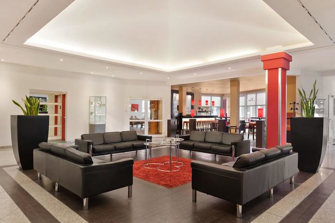 Imagen de los interiores del Hotel Ramada By Wyndham Bottrop. Foto 15