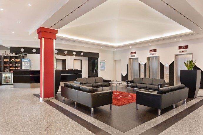 Imagen de los interiores del Hotel Ramada By Wyndham Bottrop. Foto 16