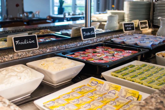 Imagen del bar/restaurante del Hotel Ramada By Wyndham Bottrop. Foto 3