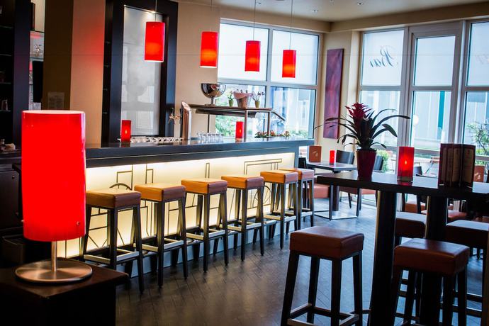 Imagen del bar/restaurante del Hotel Ramada By Wyndham Bottrop. Foto 8