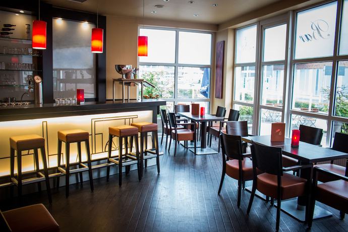 Imagen del bar/restaurante del Hotel Ramada By Wyndham Bottrop. Foto 9