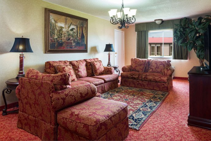 Imagen de la habitación del Hotel Ramada By Wyndham Bowling Green. Foto 8